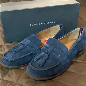 Tommy Hilfiger blue suede penny loafers size 6.5